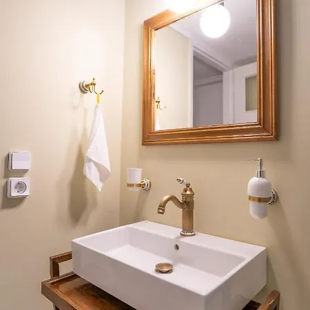 Magnificent Voula Apartman *