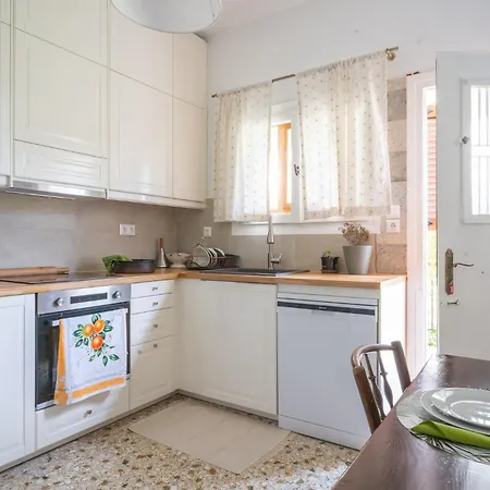 Magnificent Voula Apartman *