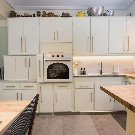 Magnificent Voula Apartman